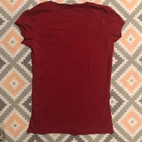 GAP Red “INSPI(RED)” Vneck Short Sleeve Top Size XS - Picture 8 of 9